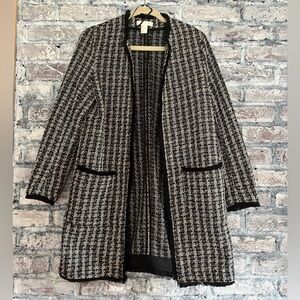 Beautiful tweed open jacket, fringed edges, pockets excellent condition so cute🔥